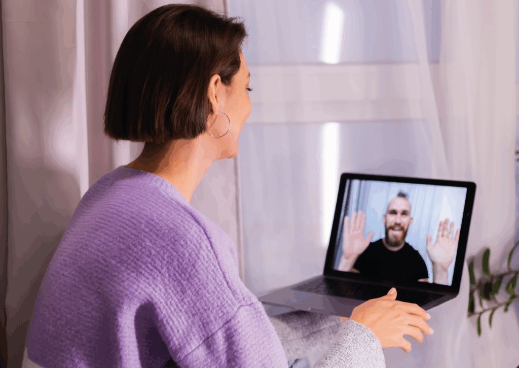 Como evitar cair em golpes de relacionamentos virtuais